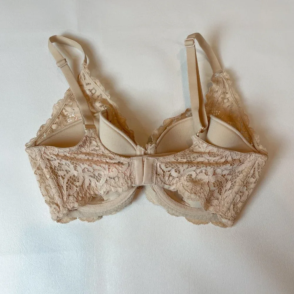 NWOT Victoria's Secret Bra 32DD Body By Victoria Lined Demi Beige Lace B654